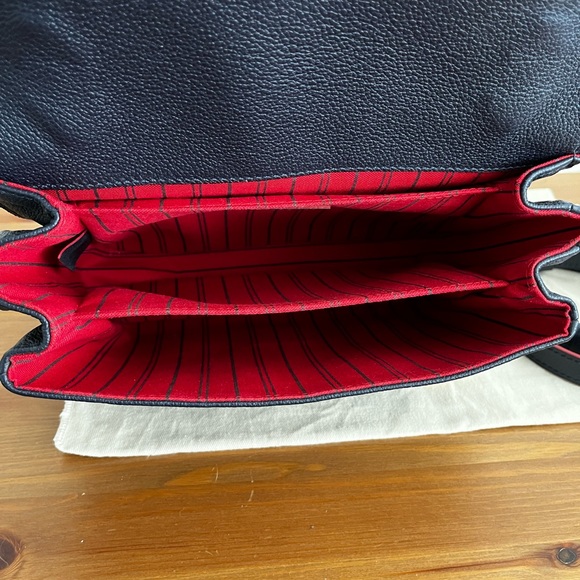 Pochette Métis in Empreinte Navy Blue Leather with Red- Louis Vuitton - Picture 3 of 11